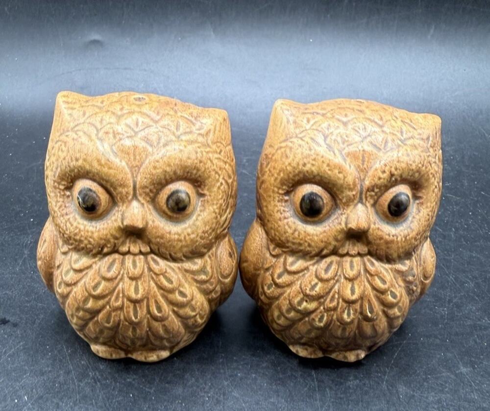 Vintage MCM 1960s Ceramic Owl Salt and Pepper Shakers With Stoppers Japan S1